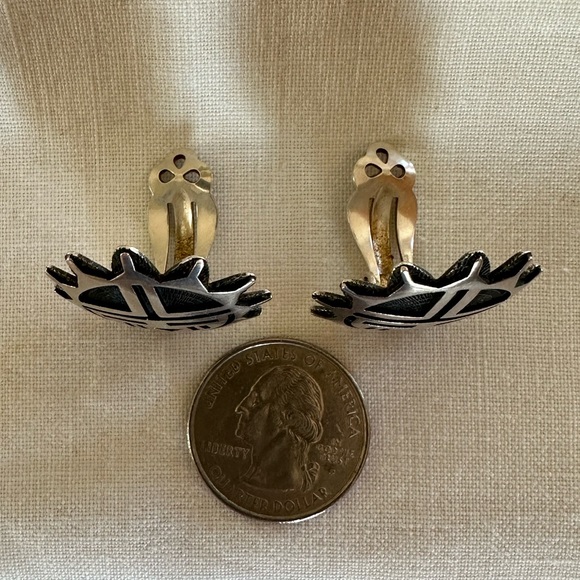 Vintage Coin Silver Native American Sunface Clip Earrings - Picture 3 of 6
